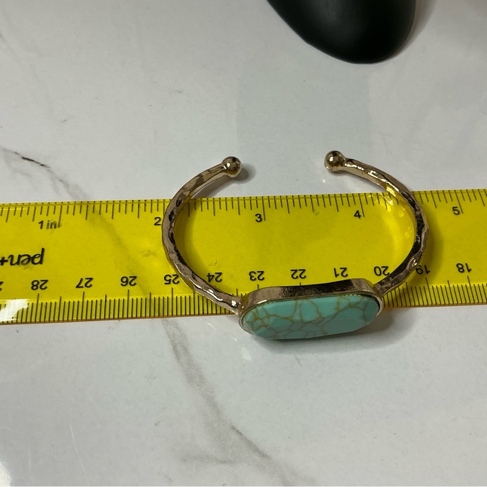 🐘🐘💓 14K Gold Plated Turquoise Stone Bangle - Picture 2 of 8
